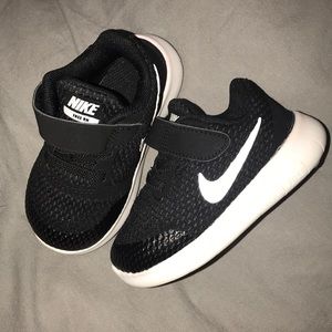 NIKE - Toddle Size 5 Black